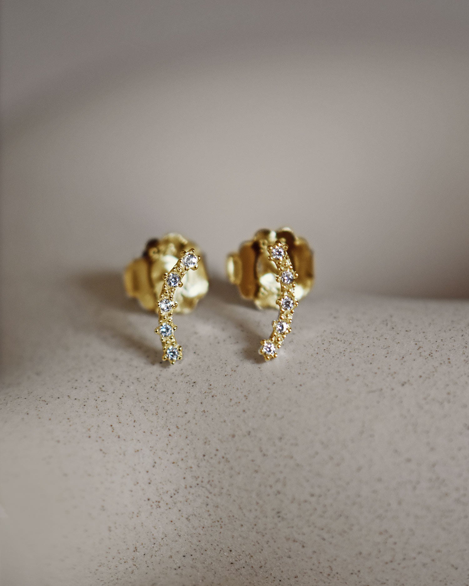 Diamond Sky fall studs gold