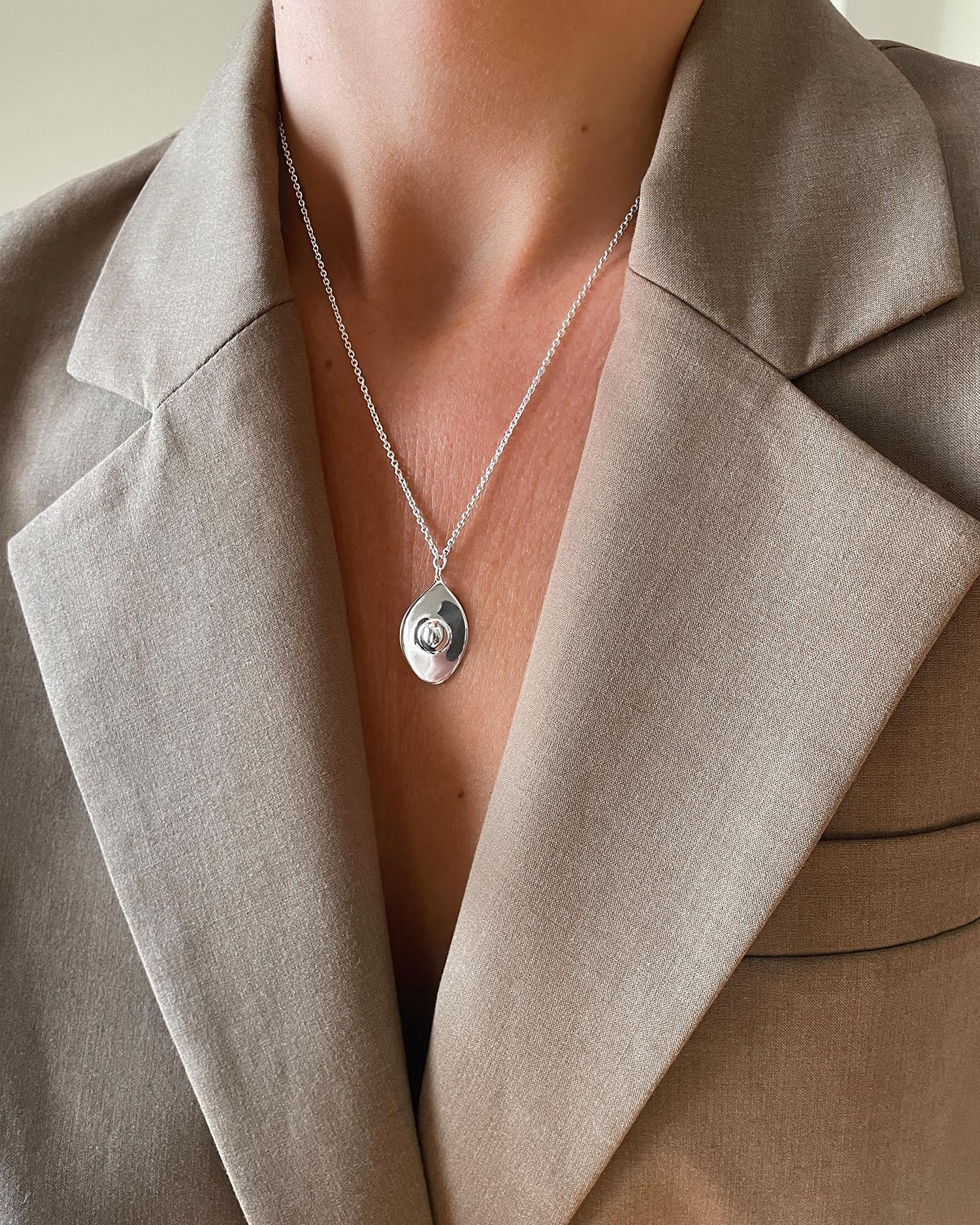 Elm necklace silver