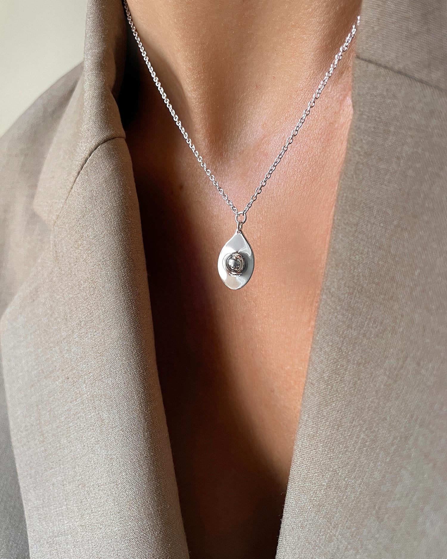 Elm small necklace silver