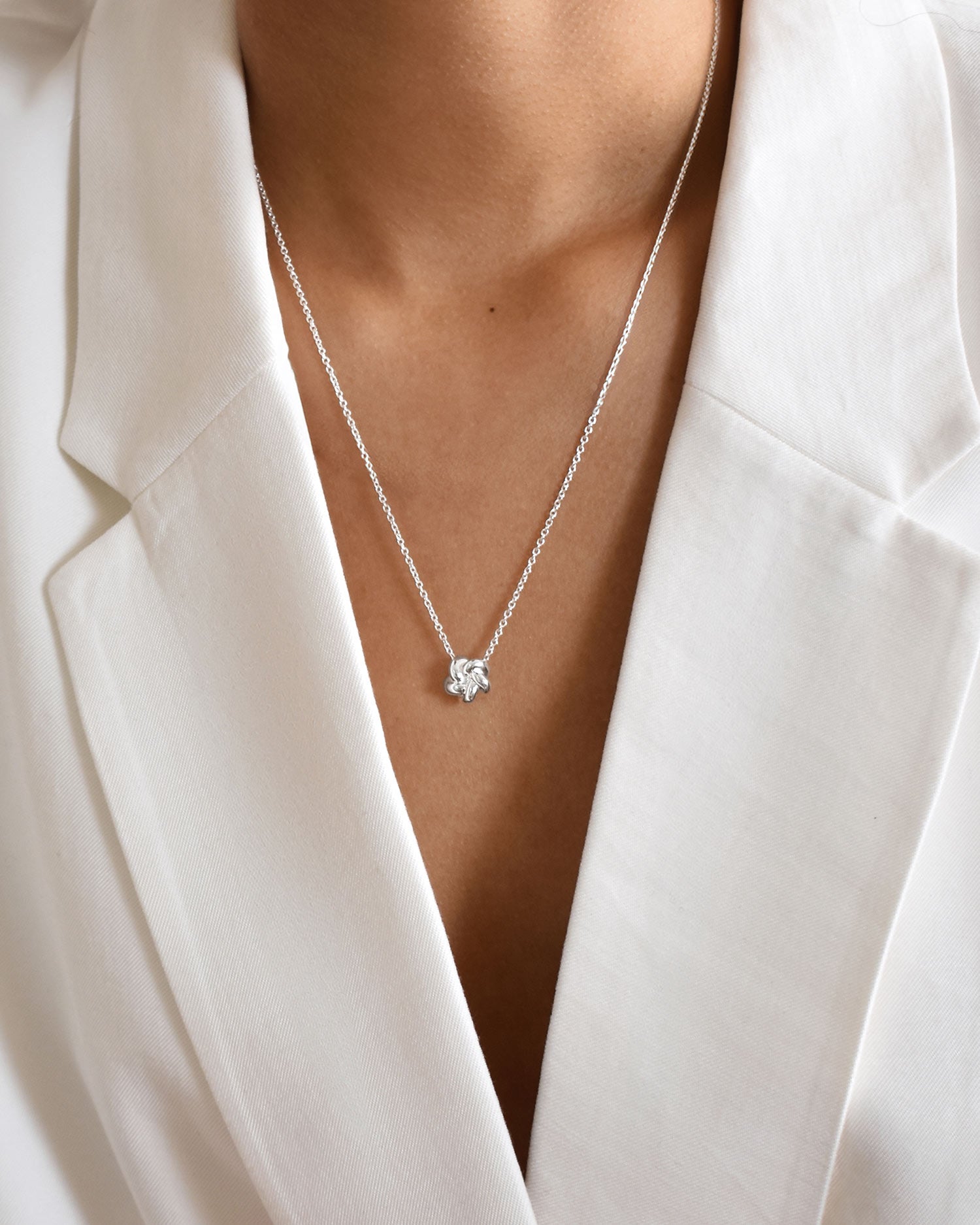 Empower necklace silver