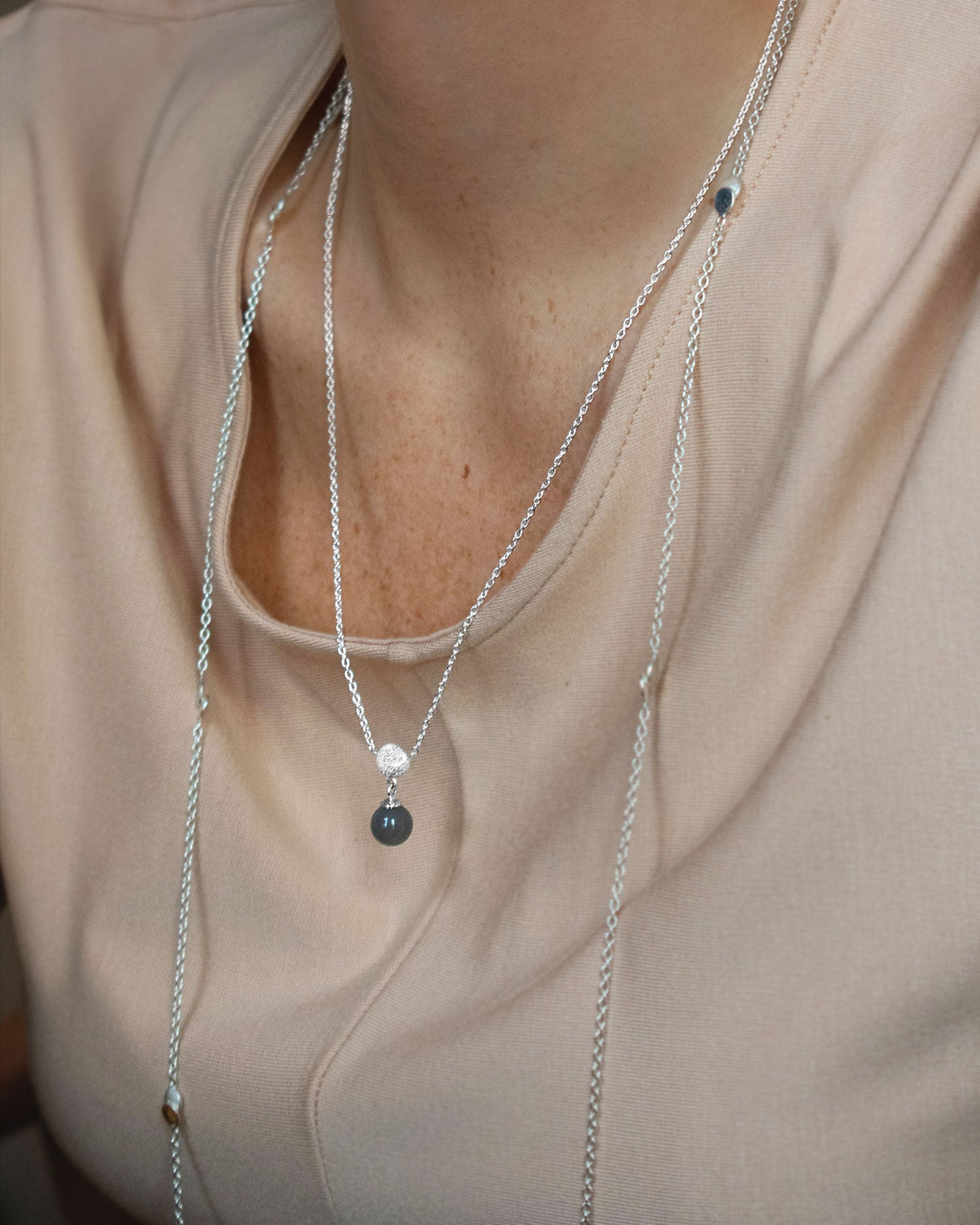Enigma small single necklace silver