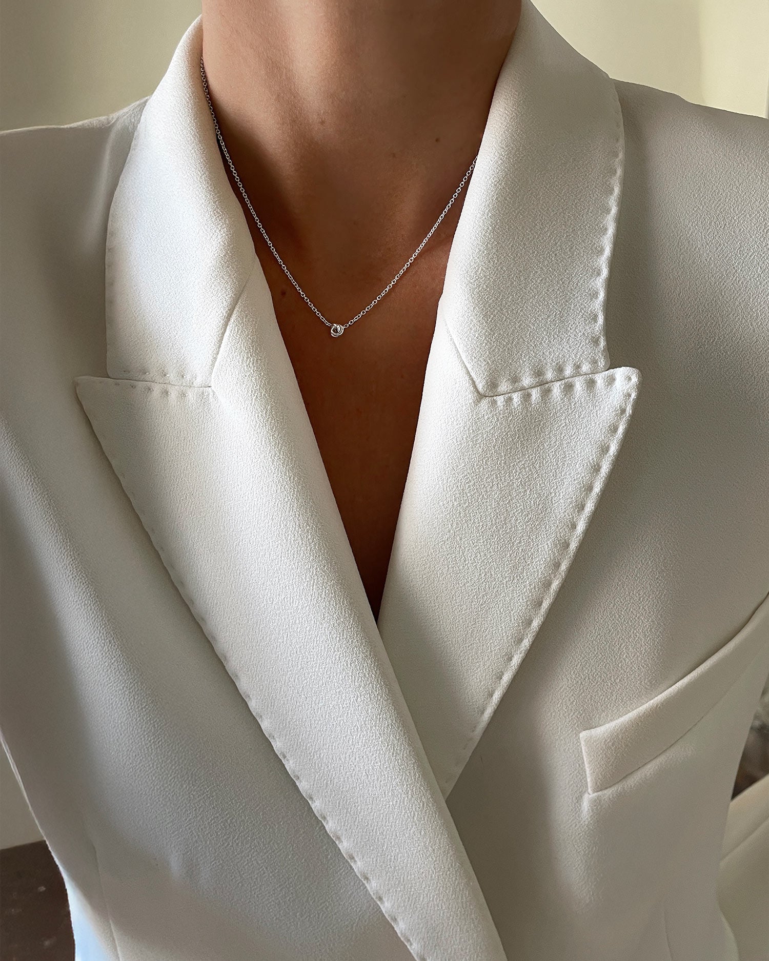 Le Knot flat drop necklace silver