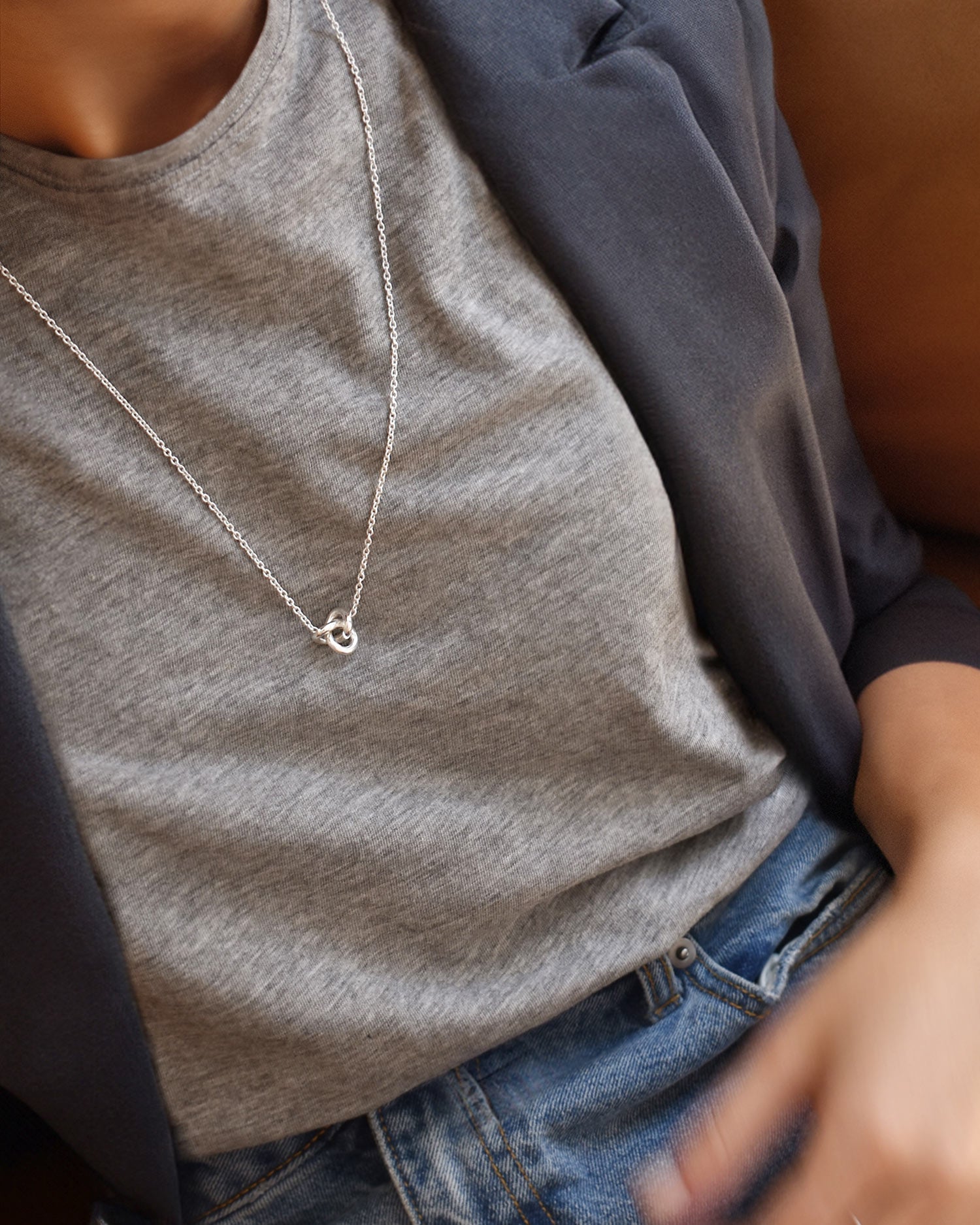 Le Knot necklace long silver