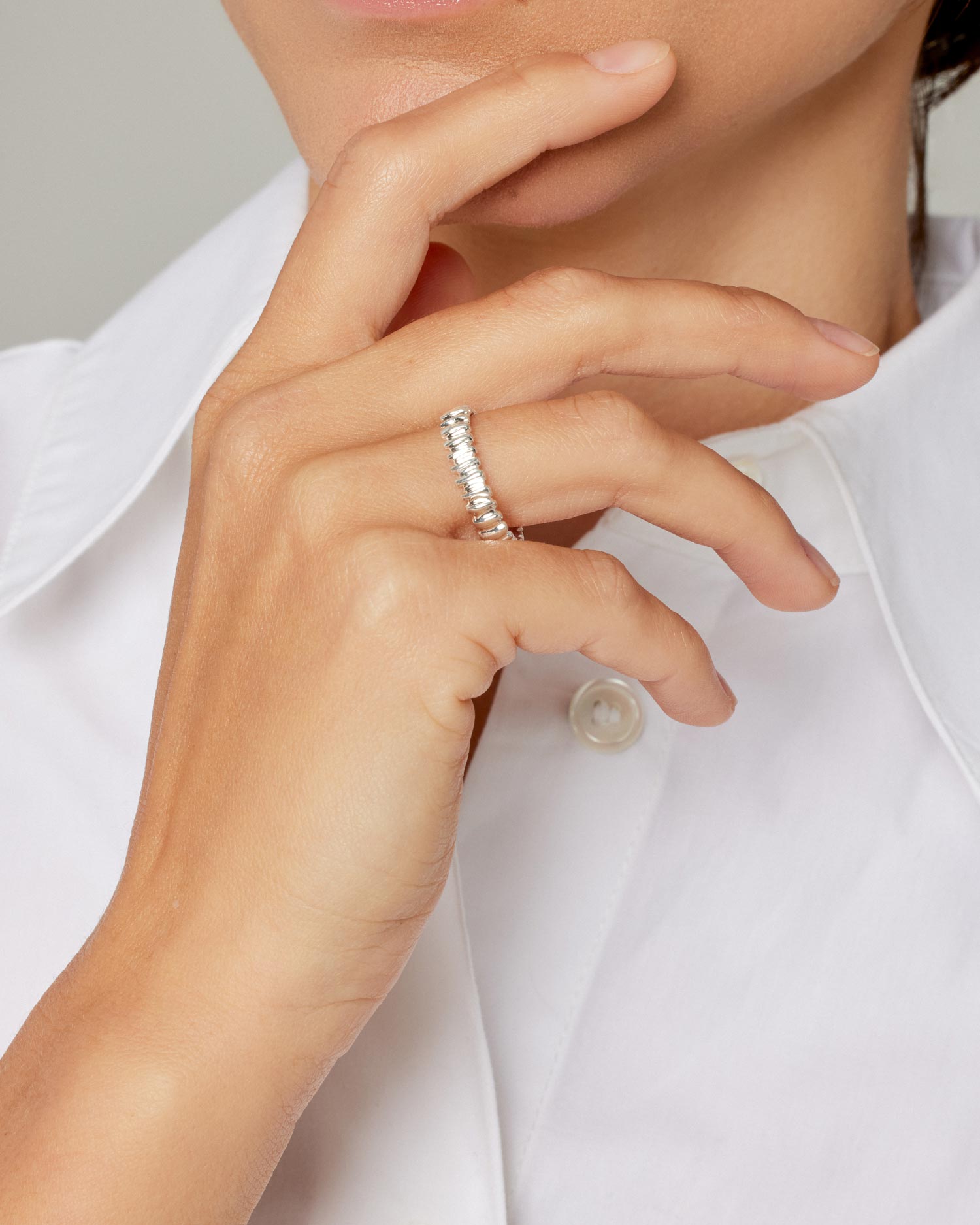 Les Roches drop ring silver