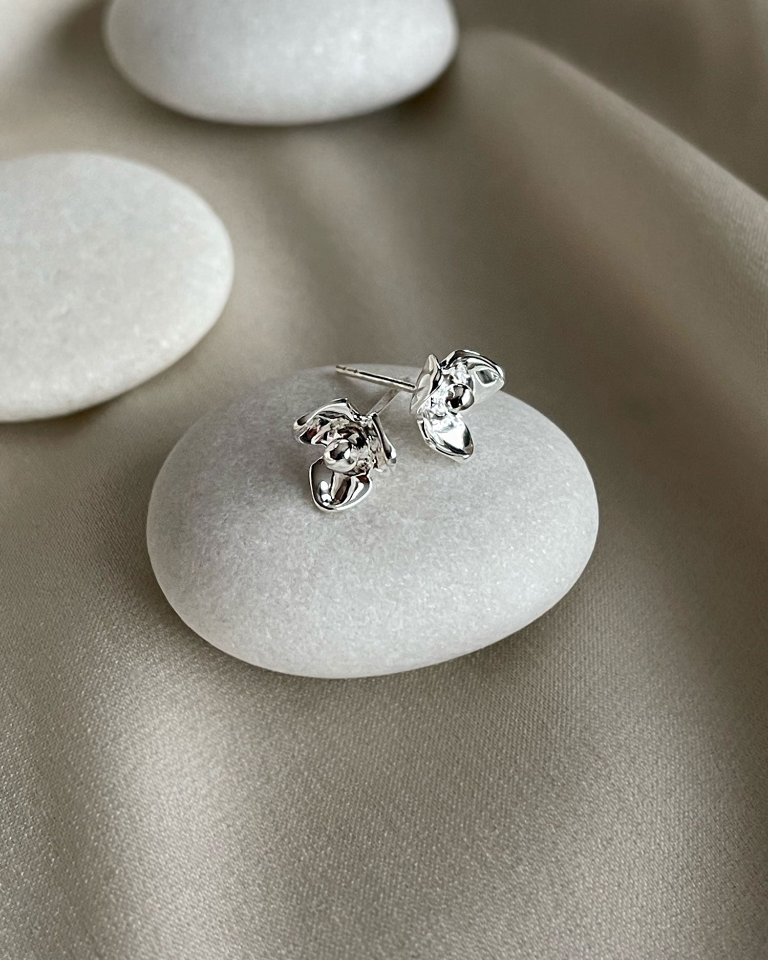 Lotus studs silver