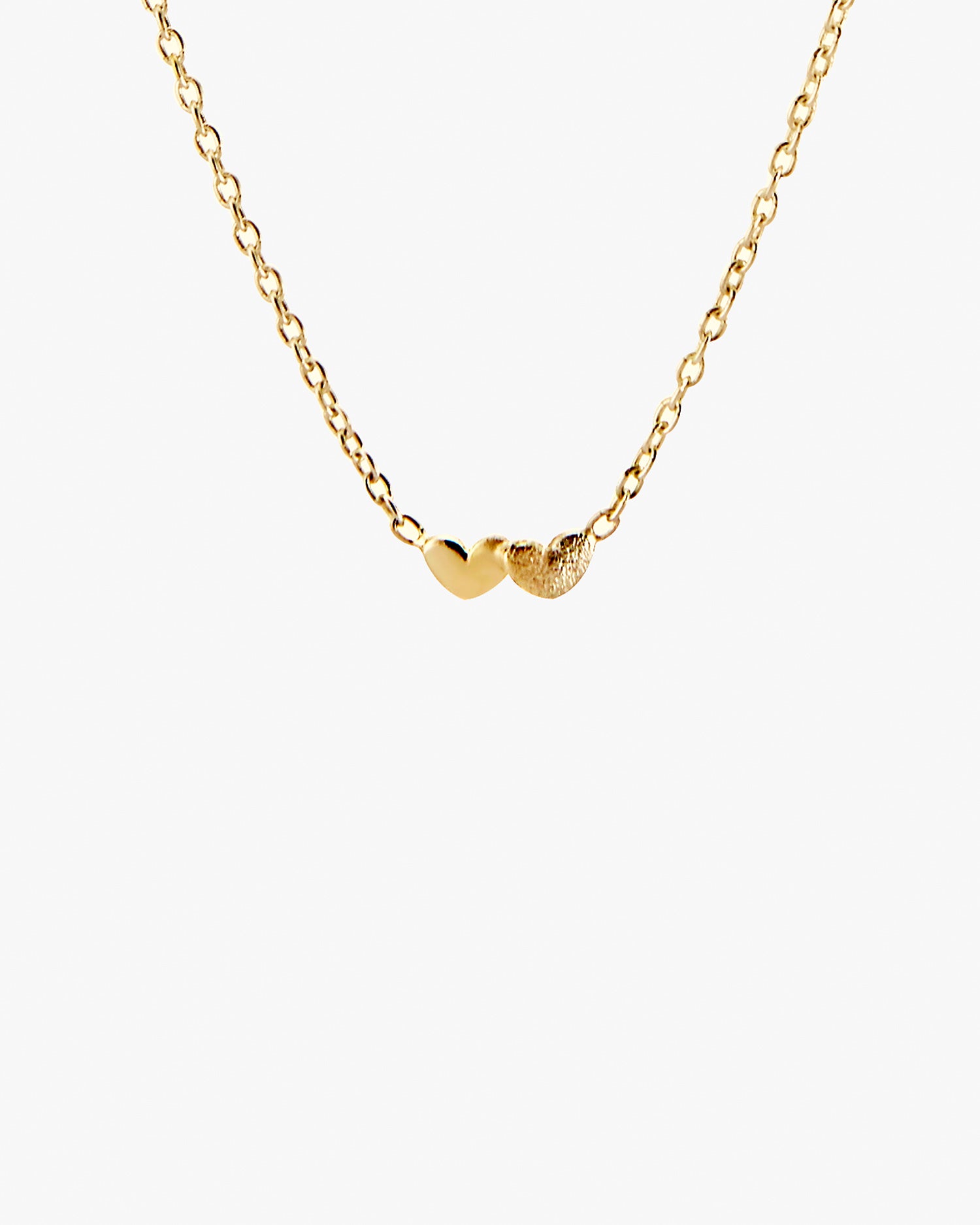 Loving heart necklace gold