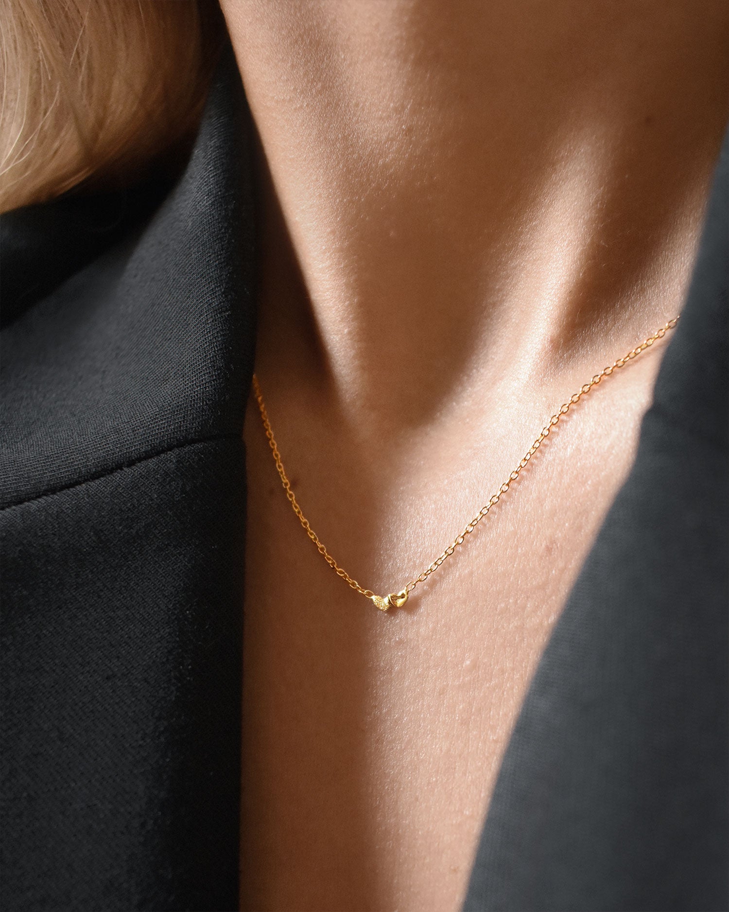 Loving heart necklace gold