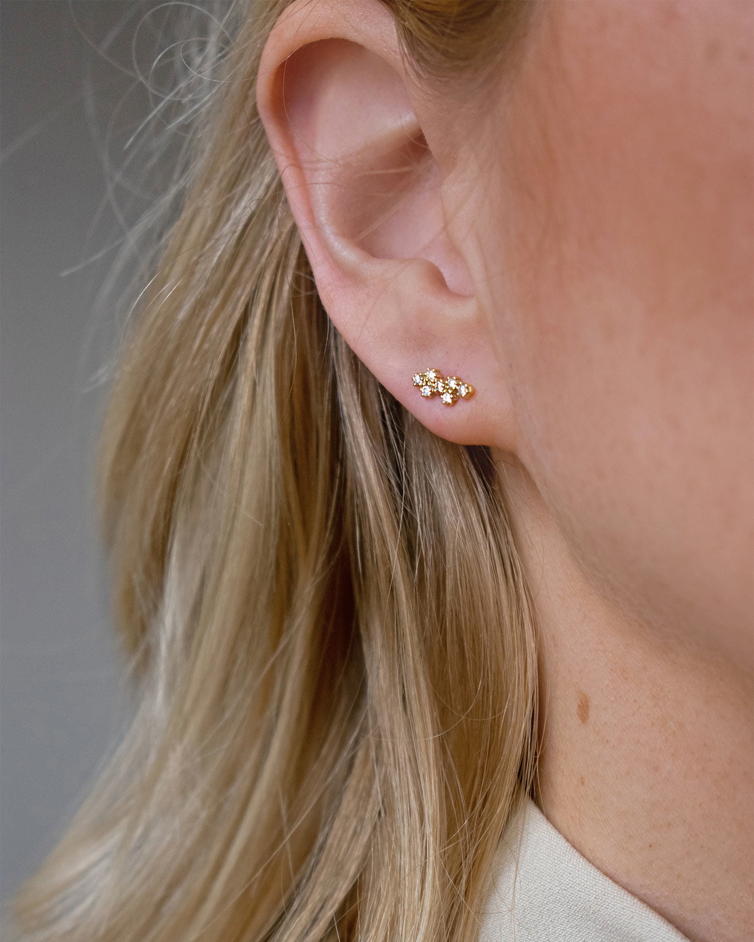 Milky Way drop studs gold