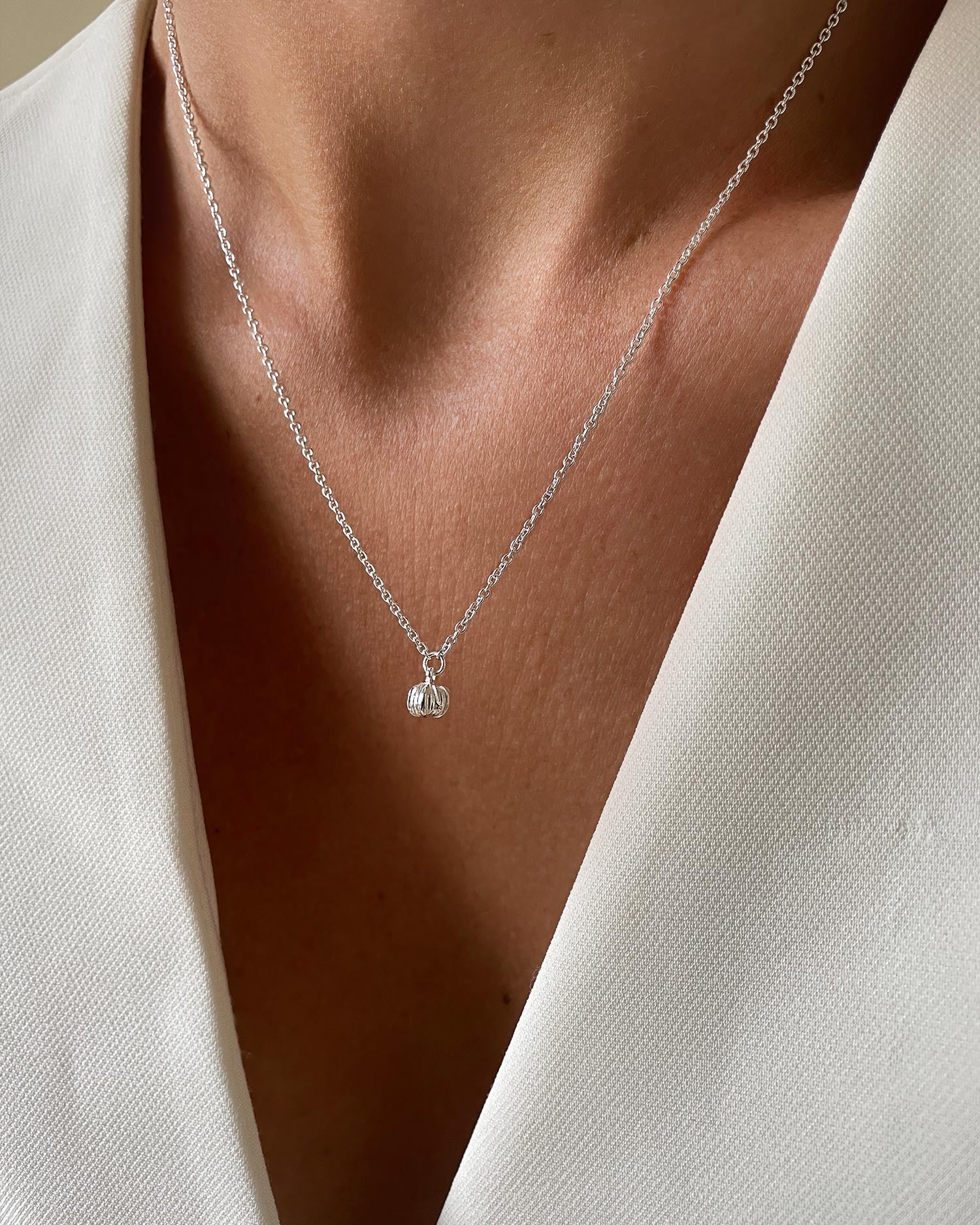New Bud necklace silver