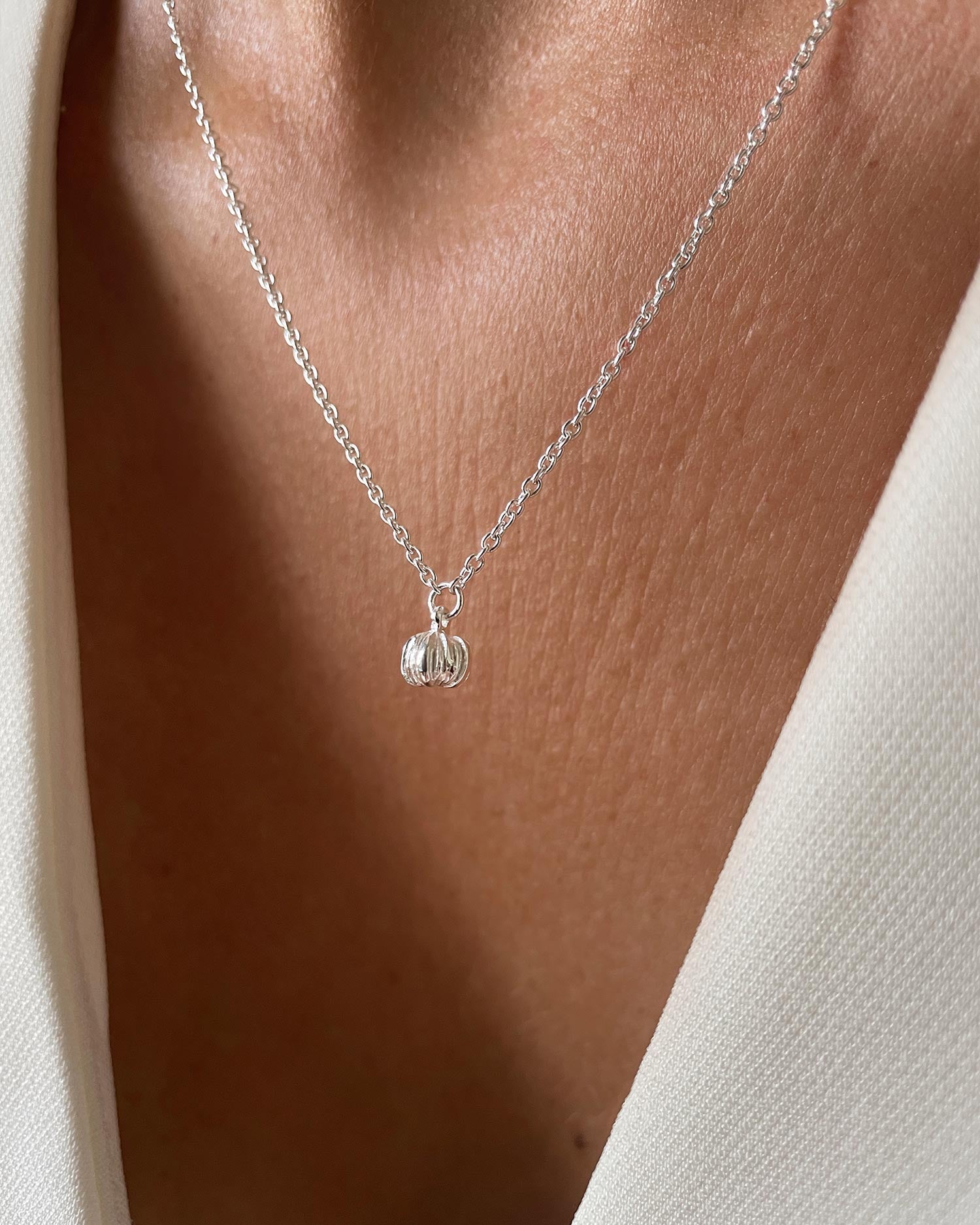 New Bud necklace silver