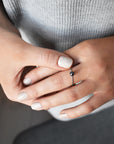 Petite Pearl midnight ring silver