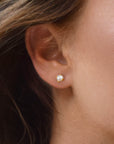 Petite Pearl studs gold