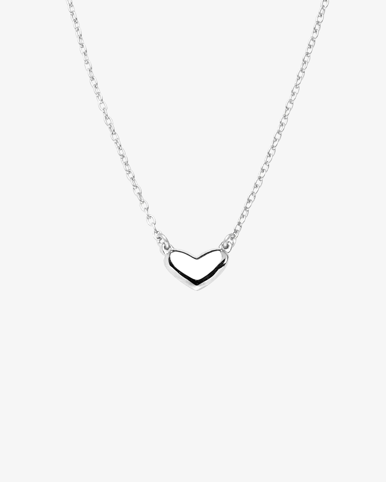 Loving-heart-medium-single-necklace-06